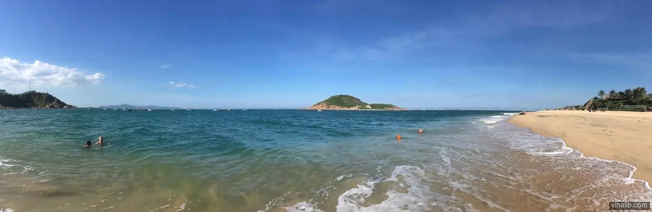 An almost private beach, Quy Nhon, Vietnam - Vinalib Stock Pictures