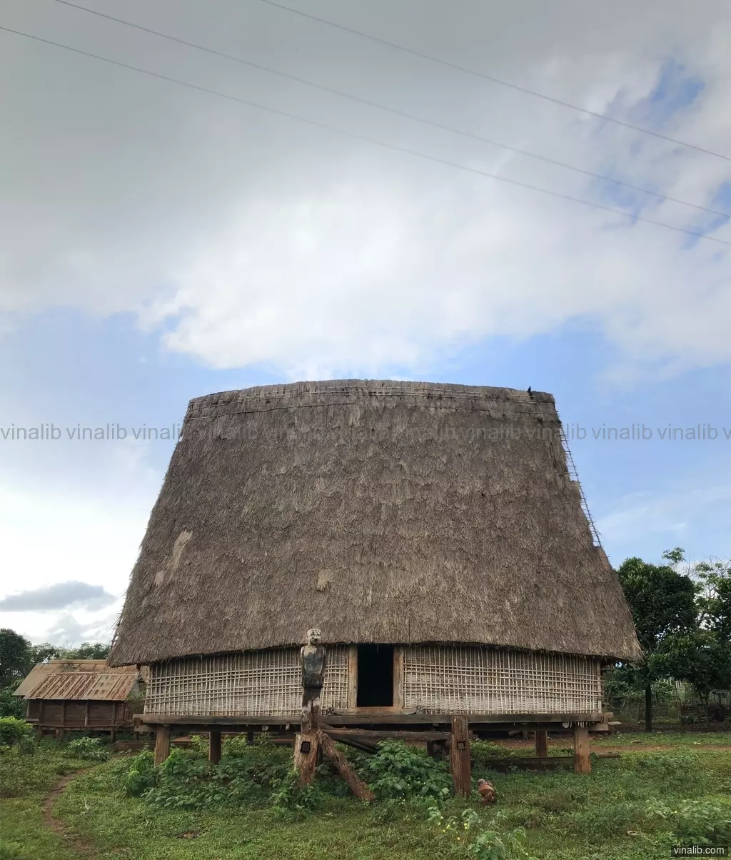 Communal House, Dak Somei commune, Dak Doa district - Vinalib Stock Pictures