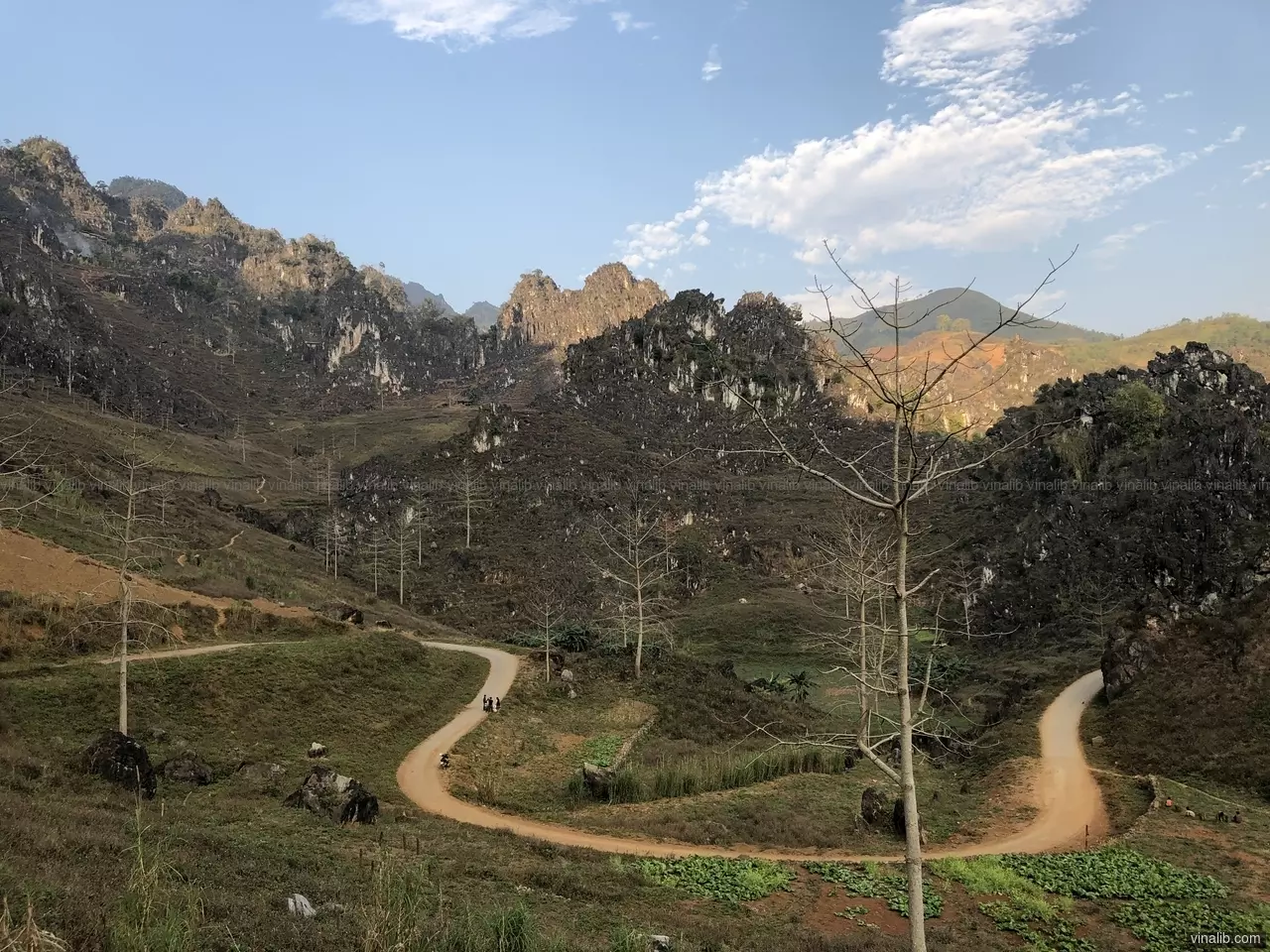 A Road in Ha Giang province - Vinalib Stock Pictures