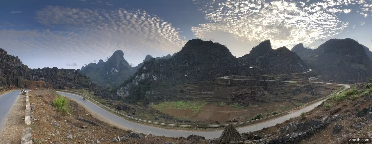 A curve in Ha Giang province - Vinalib Stock Pictures