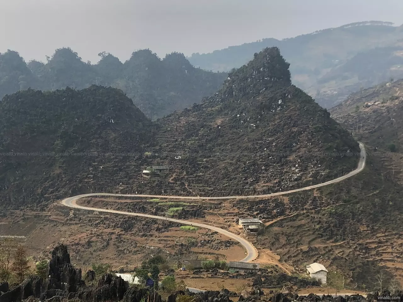 A curvy road, Yen Minh to Meo Vac - Vinalib Stock Pictures