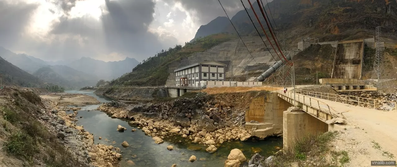 A power station on the Nho Que river, Son Vi commune, Meo Vac district - Vinalib Stock Pictures