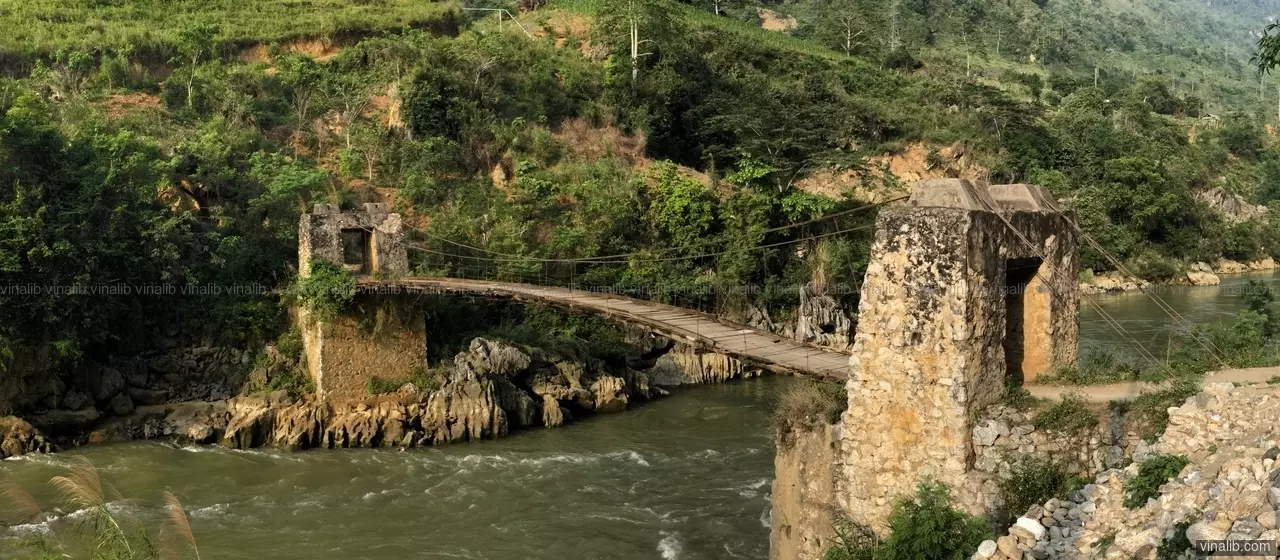 An old bridge in Thanh Thuy commune, Vi Xuyen district, Ha Giang province, Vietnam ?? - Vinalib Stock Pictures