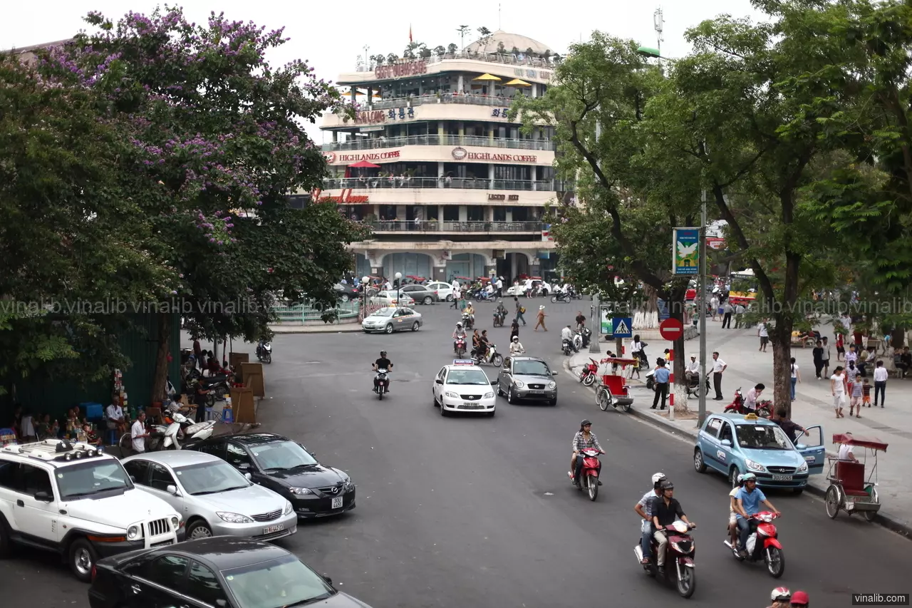 A view of Hanoi Old Quarter, May 2010 - Vinalib Stock Pictures