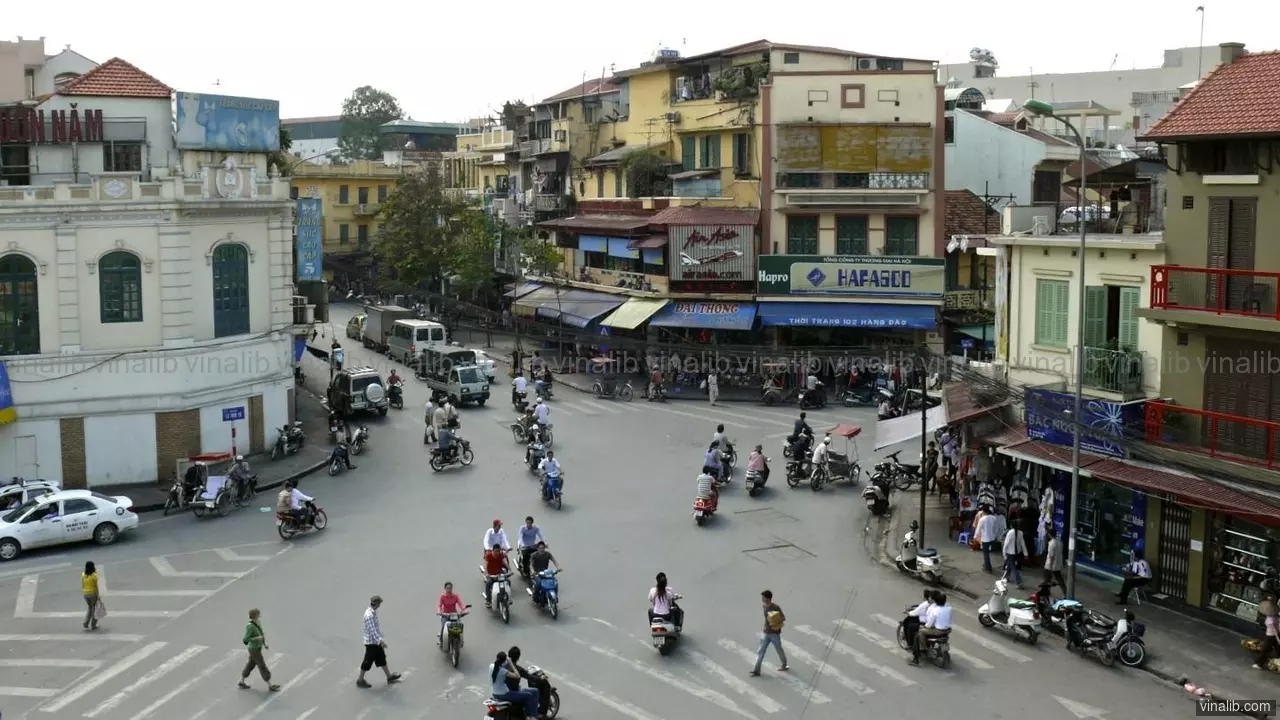 Dong Kinh Nghia Thuc Square, 2007 (Quảng Trường Đông Kinh Nghĩa Thục) - Vinalib Stock Pictures