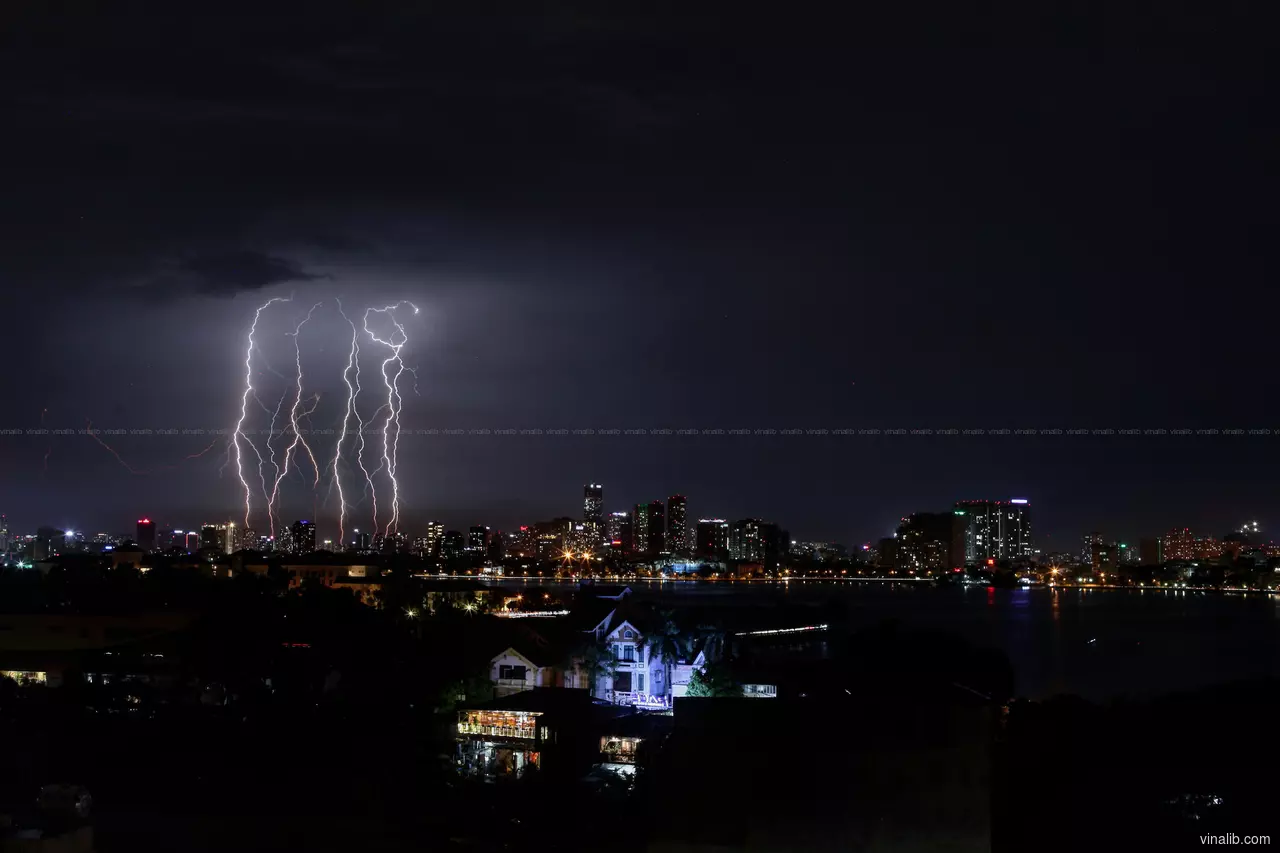 Localized lightning strikes on My Dinh, Hanoi, Vietnam - Vinalib Stock Pictures