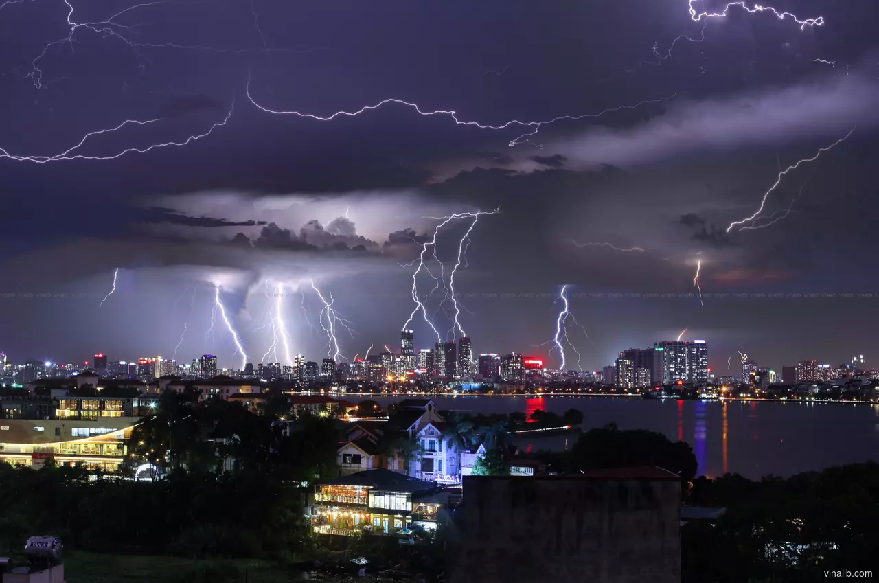 Monsoon thunderstorm in Hanoi, Vietnam - Vinalib Stock Pictures
