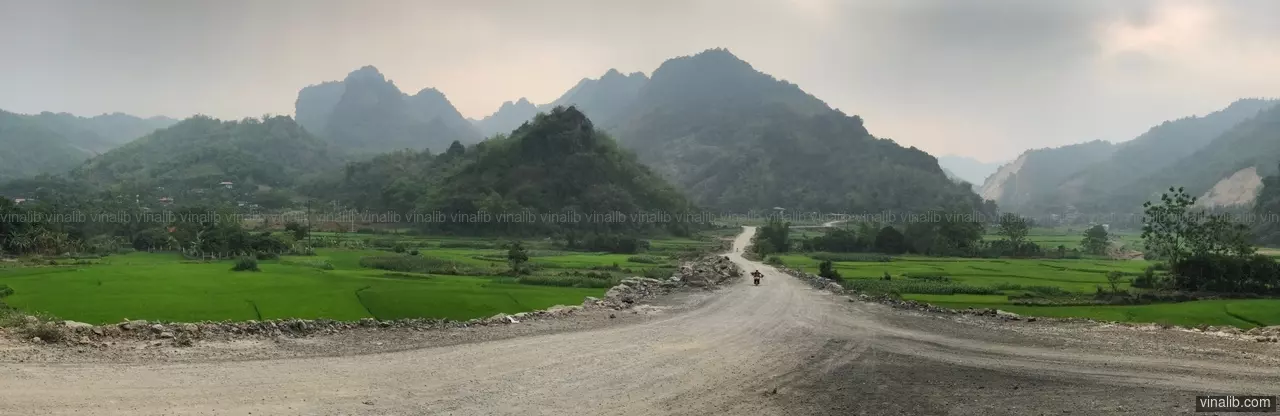 A crossroad, Hoa Binh province - Vinalib Stock Pictures