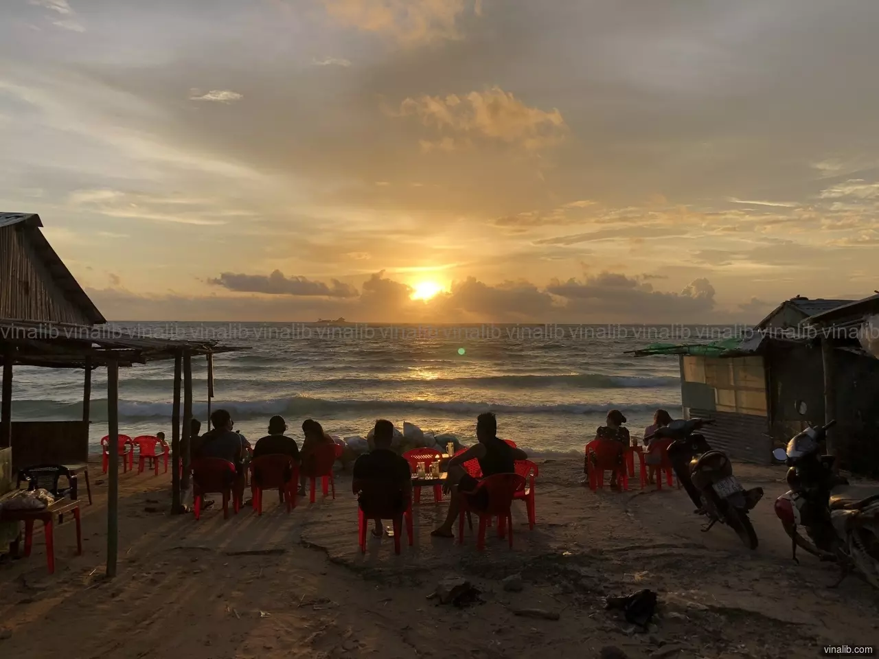 Watching the sun set - Vinalib Stock Pictures