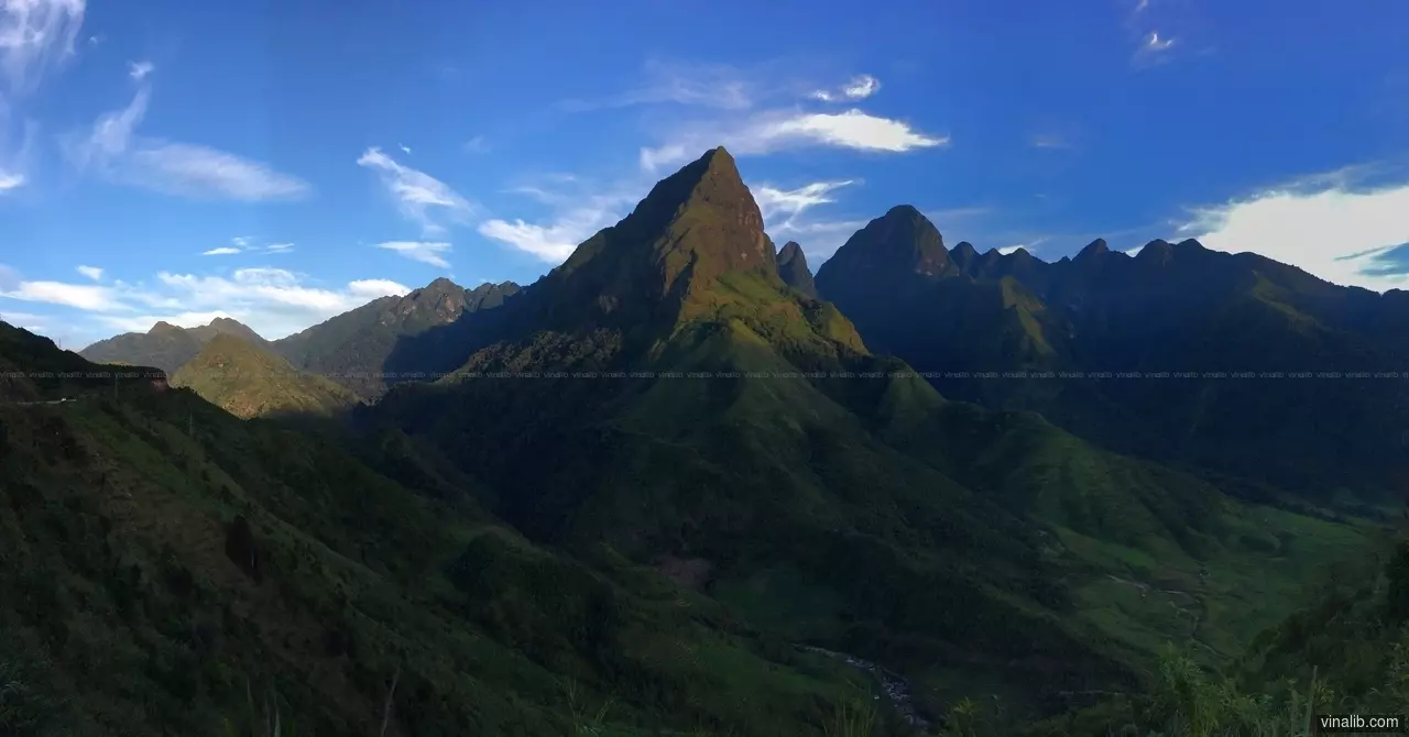The peak ⛰ (panorama) - Vinalib Stock Pictures