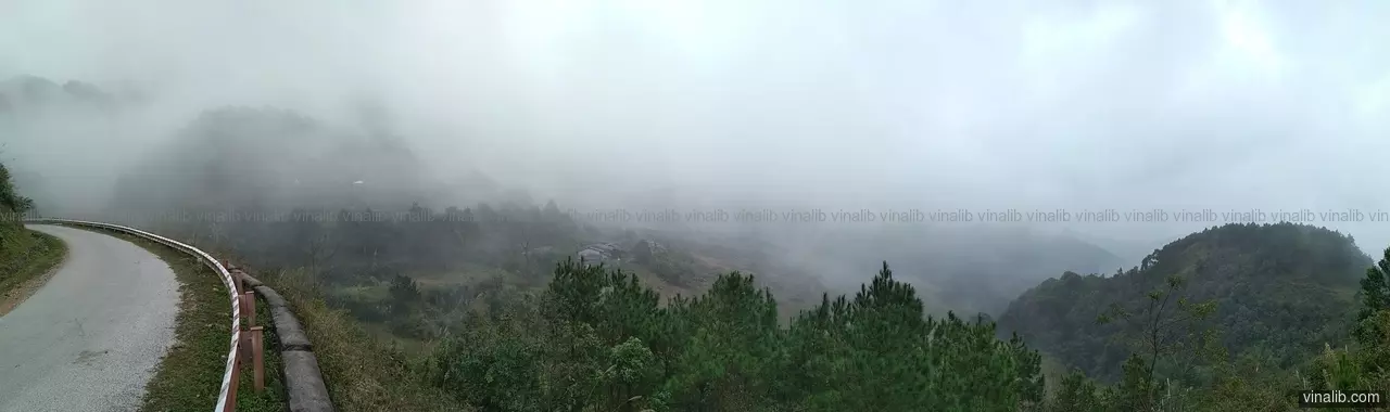 On the road to Mẫu Sơn (panorama) - Vinalib Stock Pictures