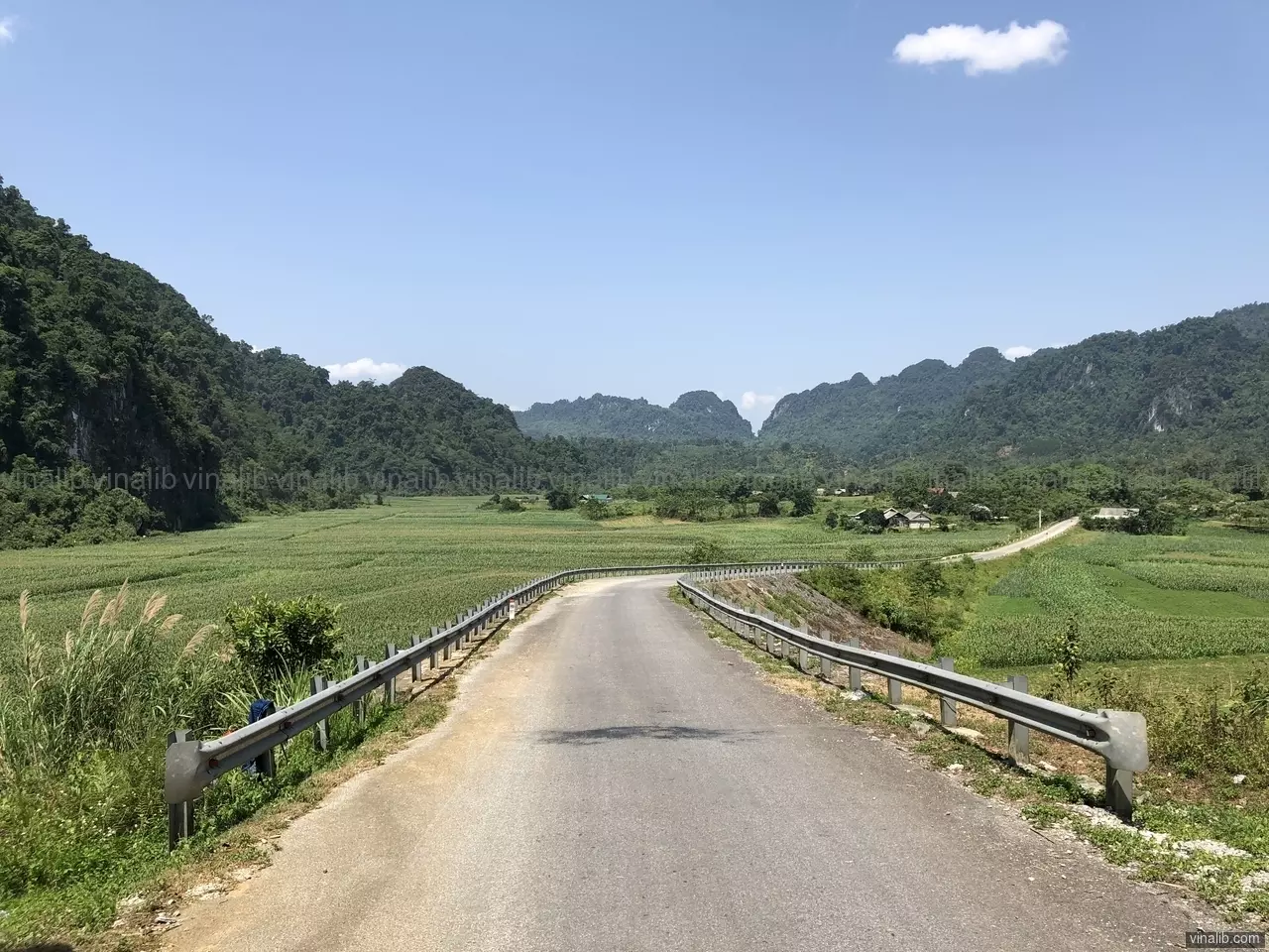 QL279, Na Hang, Tuyên Quang province - Vinalib Stock Pictures