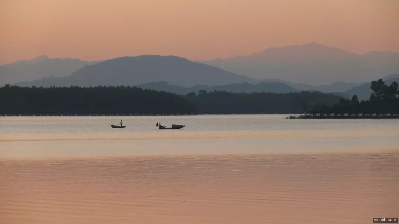 Peaceful Thac Ba Lake, 2008 - Vinalib Stock Pictures